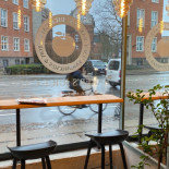 Baker's Juice Cafe Udenfor