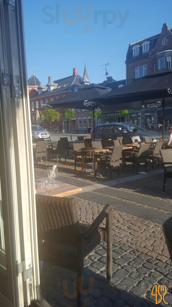 Cafe Poccers Mad