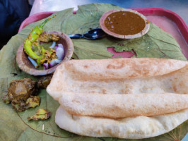 Kake De Chole Bhature food