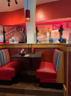 Red Robin Gourmet Burgers And Brews food