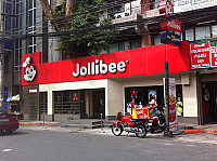 Jollibee outside