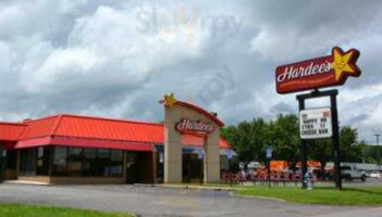 Hardee's outside