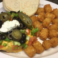 Breakers Saloon Eatery food