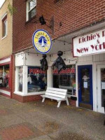 Tawas Bay Fudge Company outside