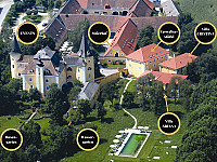 Hotel Schloß Mühldorf outside