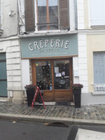 Crêperie De Crécy outside