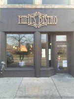 Mimi's Bistro outside