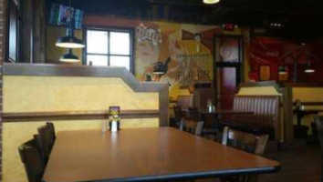 Zaxby's inside