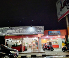 Pecel Lele Simpang President outside