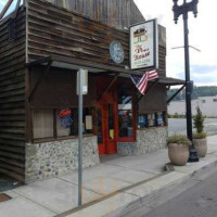 Pour House Grub Pub outside