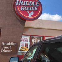 Huddle House outside