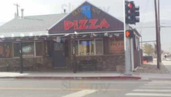 Old Nevada Pizza And Oven Baked Sandwiches outside