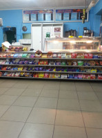 Dellas Store inside