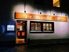 Fromanda inside