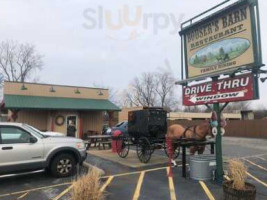 Bouser's Barn Restaurant outside