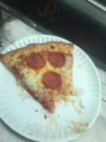 Brooke's Pizza food