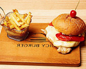 Juicy Burger - Restaurant food