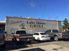 Boston's Lake House Grill outside