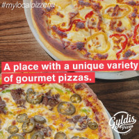 Gyldi's Pizza food