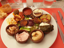 Ouzeri-Kafeneion food