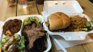 Skinny's Smokehouse food