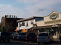 Mackay's Ice Cream outside