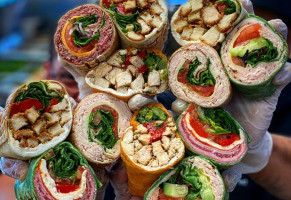 Benateri's Italian Gourmet Deli food