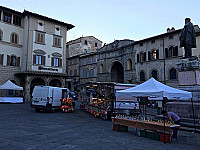 Cafe Garibaldi outside