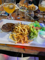 Oncle Sam Saloon food