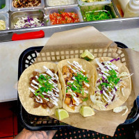 Sancho's Tacos food