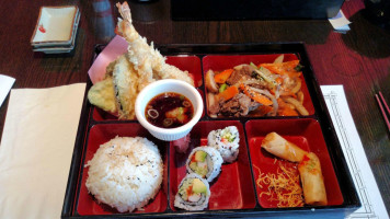 Hamaru Sushi food