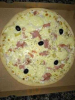 Golden-Plus Pizza food