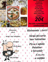 Pizzeria 3 Torri food