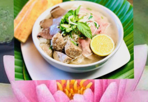 Pho Ca Dao Grill food