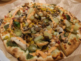 Mod Pizza food