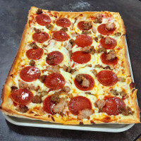 Ledo Pizza food