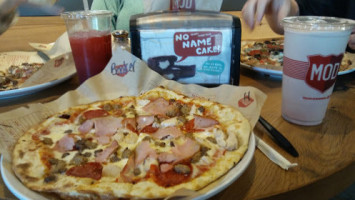 Mod Pizza food