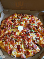 Round Table Pizza food