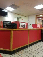 Reavis Pizza inside