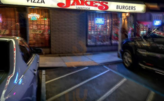 Jakes Of Saratoga outside