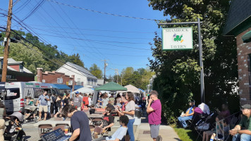 Shamrock Tavern outside