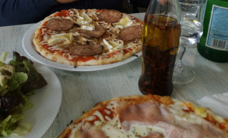 Pizzeria Des Arcades food