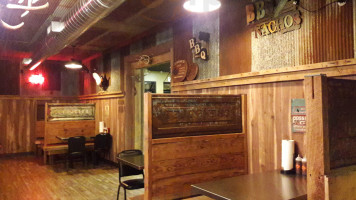 Big Ben's Bbq Station inside