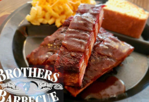 Brothers Barbecue food