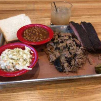 Doc's Madison Smokehouse food