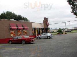 Huddle House outside