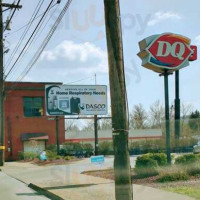 Dairy Queen (treat) outside