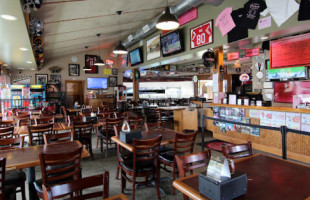 Pinky's Pizza Pub inside