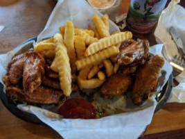 Duke's Wings And Seafood food