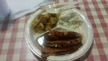 Smitty's Smokehouse food